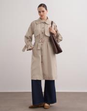 violet düğmeli trenç bej