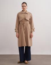 violet düğmeli trenç camel