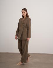yan bağlamalı ceketli takım kahverengi 3