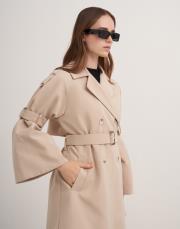 kol kemerli trençkot bej 2